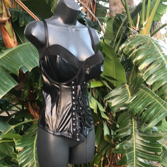 torrid Other - Torrid to faux leather bustiers Or corset